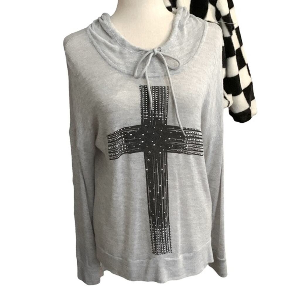 No boundaries sweater. Light weight gray hoodie. Size L large long sleeve
